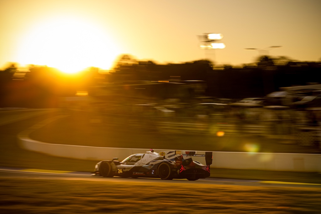 Kevin Magnussen ramt af sort uheld kort før mål.
(Foto: BMW M Motorsport)